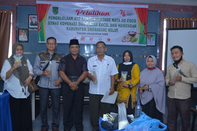 Kepala Diskop dan UKM Inhil Motivasi Pelaku Usaha Manfaatkan Air Kelapa